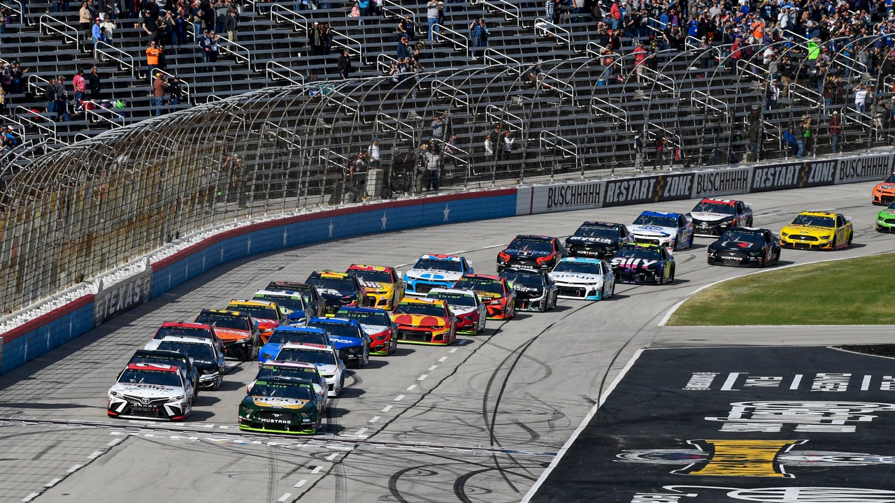 Harvick has Cup title shot after 3rd straight Texas fall win